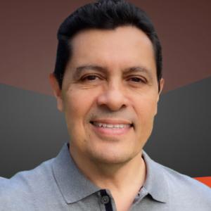 Fernando R host headshot