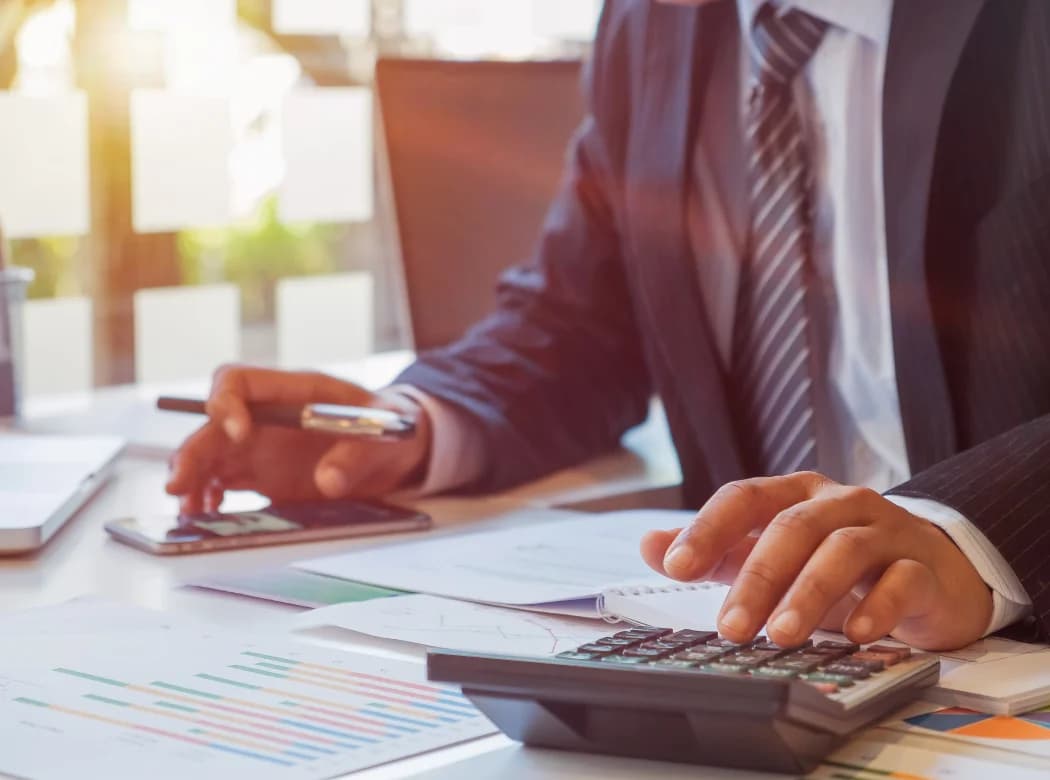 Finance and insurance image
